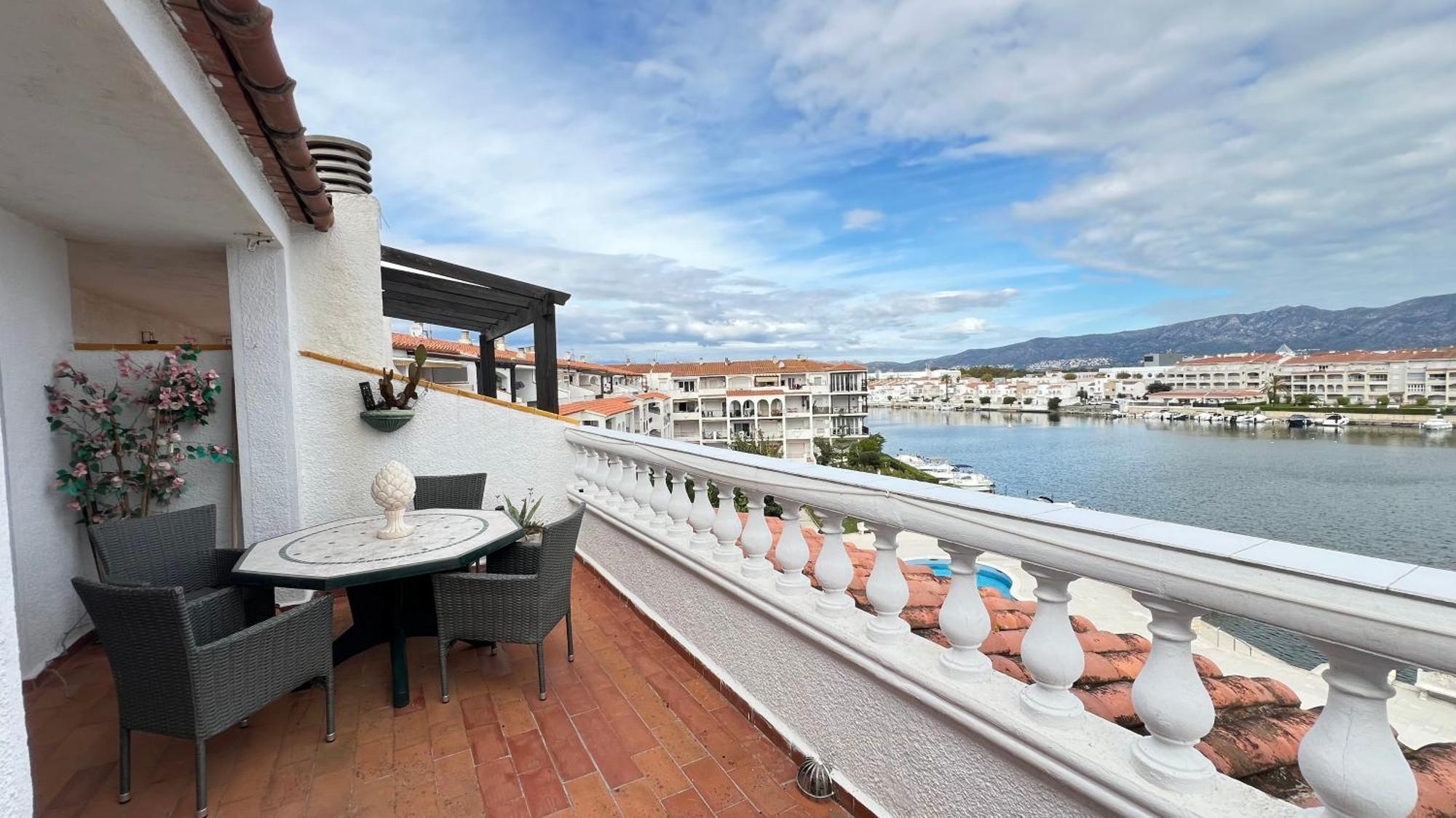 Apartamento Gran Lago Con Vistas Al Canal エンプリアブラバ エクステリア 写真