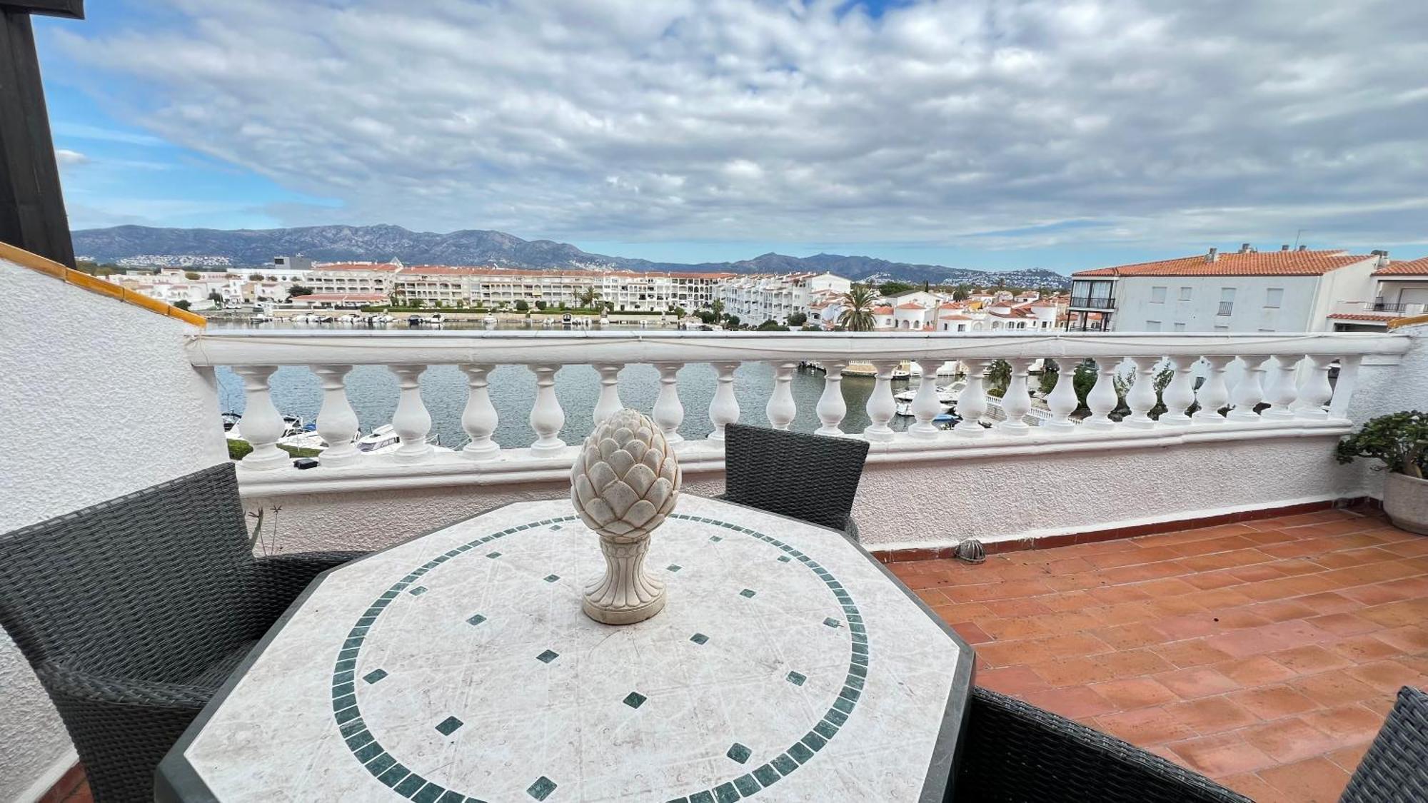 Apartamento Gran Lago Con Vistas Al Canal エンプリアブラバ エクステリア 写真