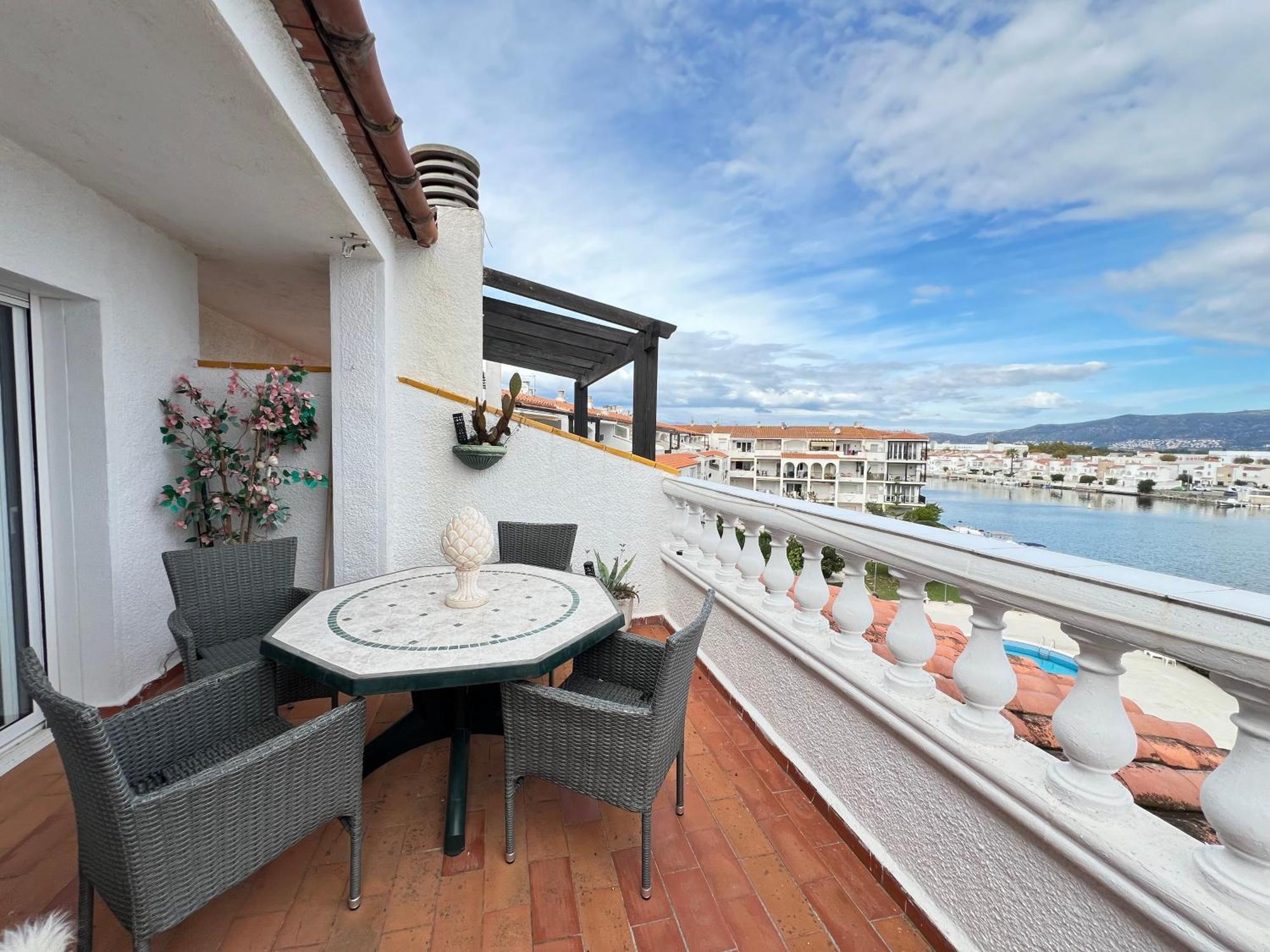 Apartamento Gran Lago Con Vistas Al Canal エンプリアブラバ エクステリア 写真