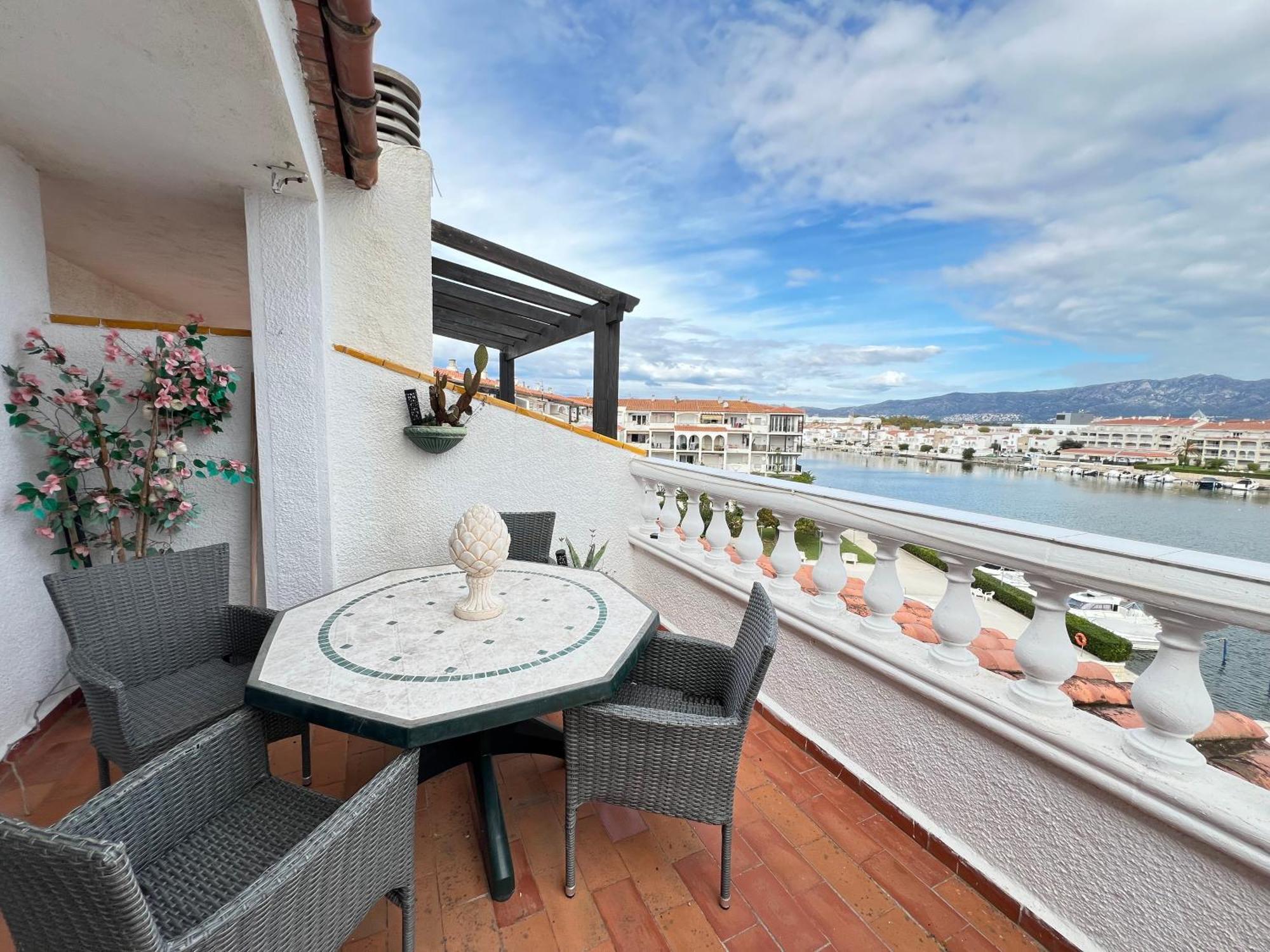 Apartamento Gran Lago Con Vistas Al Canal エンプリアブラバ エクステリア 写真