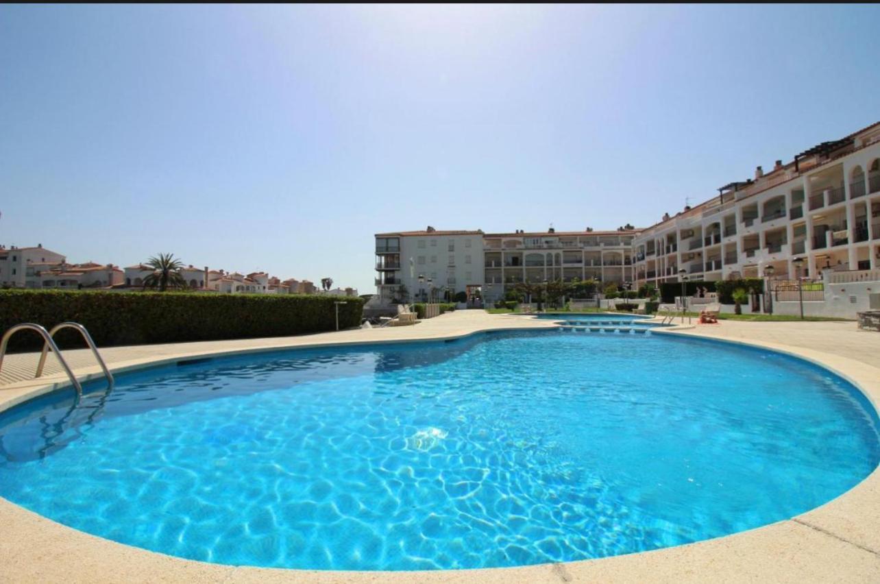 Apartamento Gran Lago Con Vistas Al Canal エンプリアブラバ エクステリア 写真