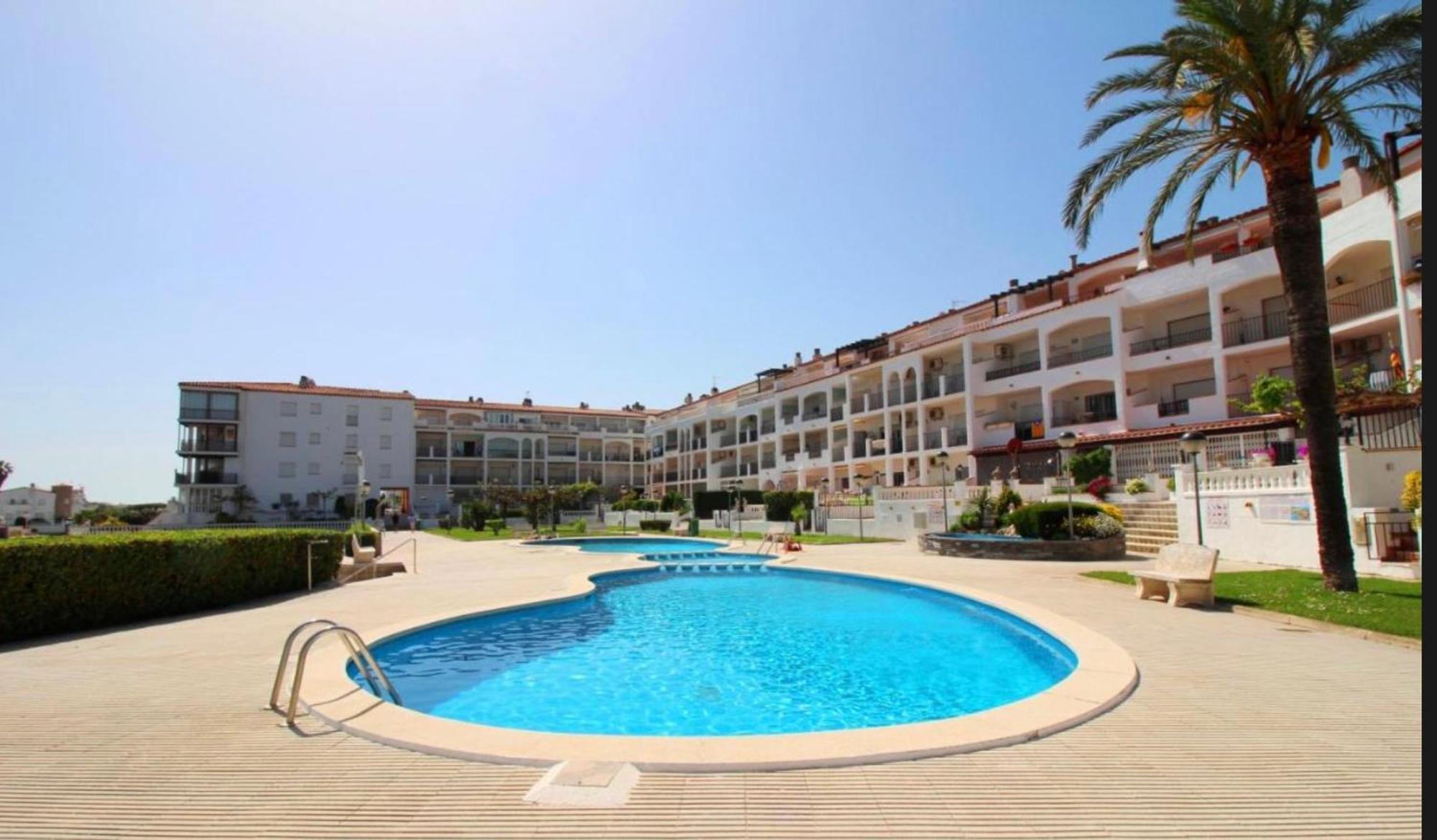 Apartamento Gran Lago Con Vistas Al Canal エンプリアブラバ エクステリア 写真